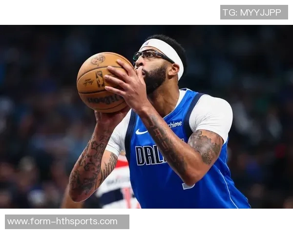 克莱状态低迷表现不佳12投仅中2分三分球命中率堪忧 克莱状态低迷表现不佳12投仅中2分三分球命中率堪忧