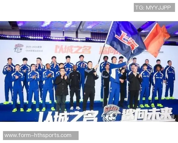 上海队摧枯拉朽再夺CBA俱乐部杯冠军喜获200万奖金荣耀加冕