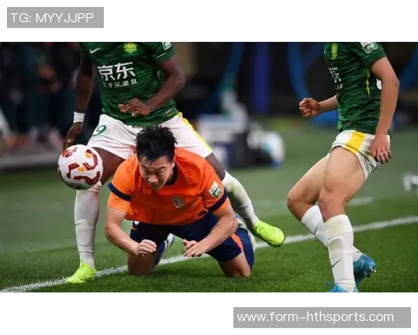 冬训季节北京国安新帅汉斯与罗德里戈携手出征球迷热情分享照片 冬训季节北京国安新帅汉斯与罗德里戈携手出征球迷热情分享照片